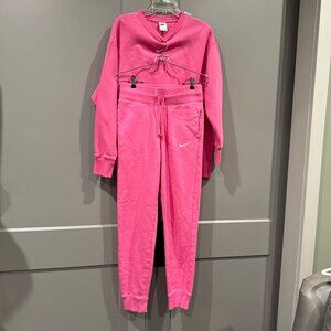 NIKE SIZE S 🩷PLAYFUL 🩷PINK SPORTSWEAR🩷 ACTIVE SWEATSUIT
